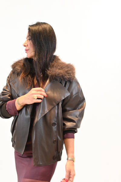 Bruine Trench met Afneembare Kraag