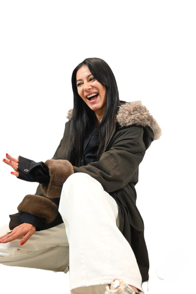 Halflange Mantel Groen met Bruine Imitatiepels