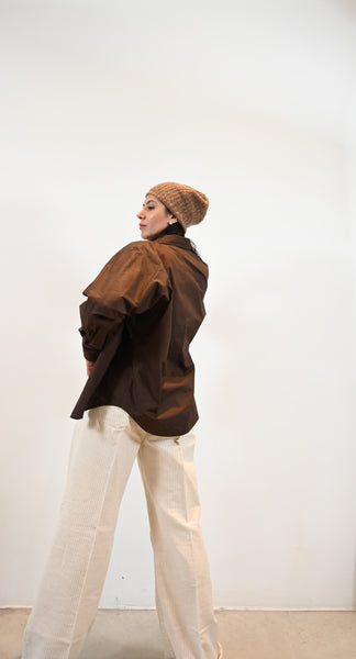 Nude blouse donkerbruin met 2 borstzakken