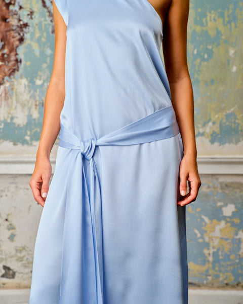 Sea Me Happy Lauri Dress – Satin Crepe Lichtblauw Lang Kleed