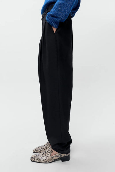 Cordera Carrot Pants Zwart